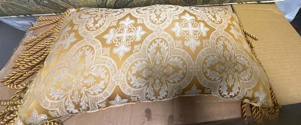 Noble Excellence Gold and White Damask Decorative Pillow with Tassels
